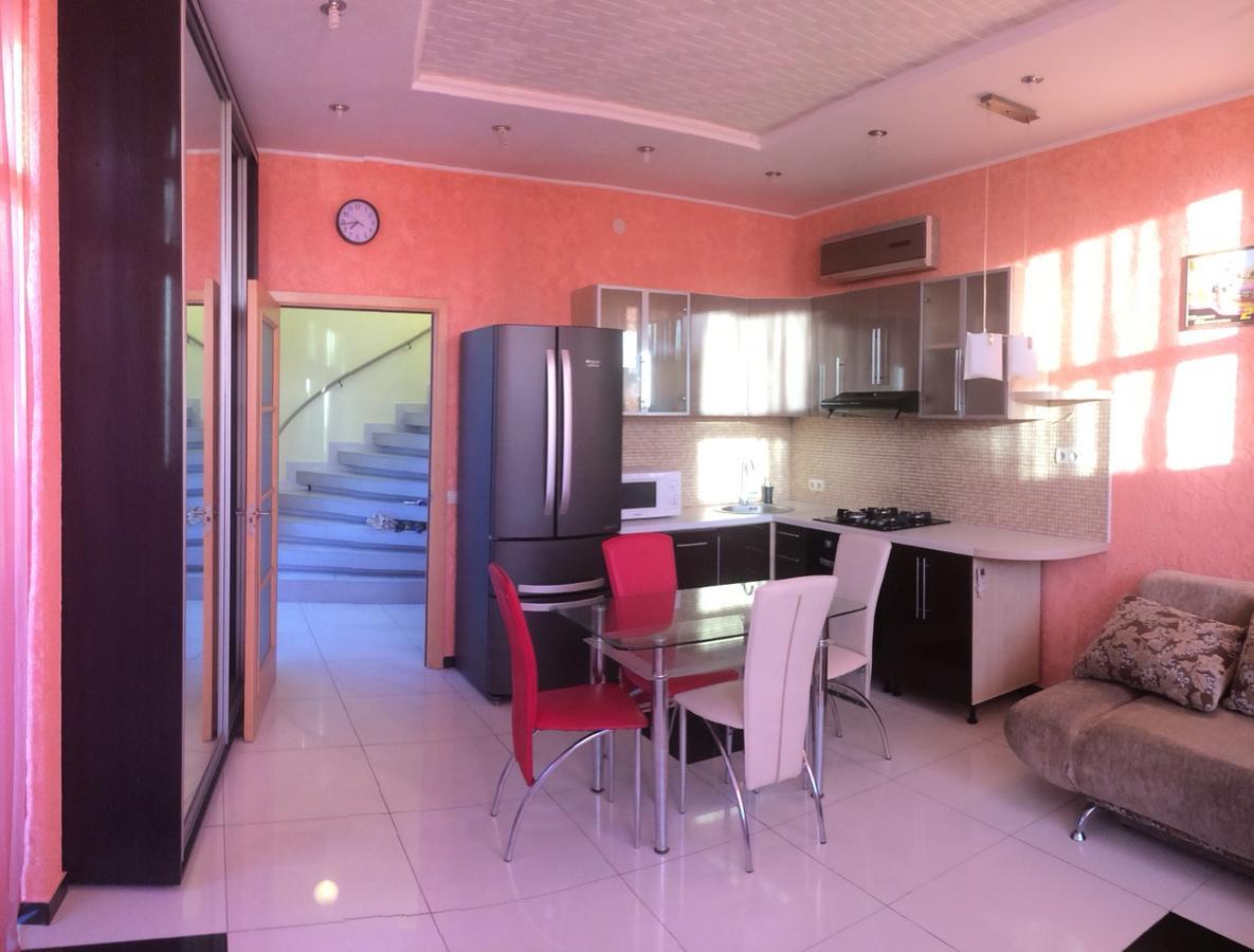 Petropavlovskaya Borshchagovka Тownhouse 84 빌라 외부 사진